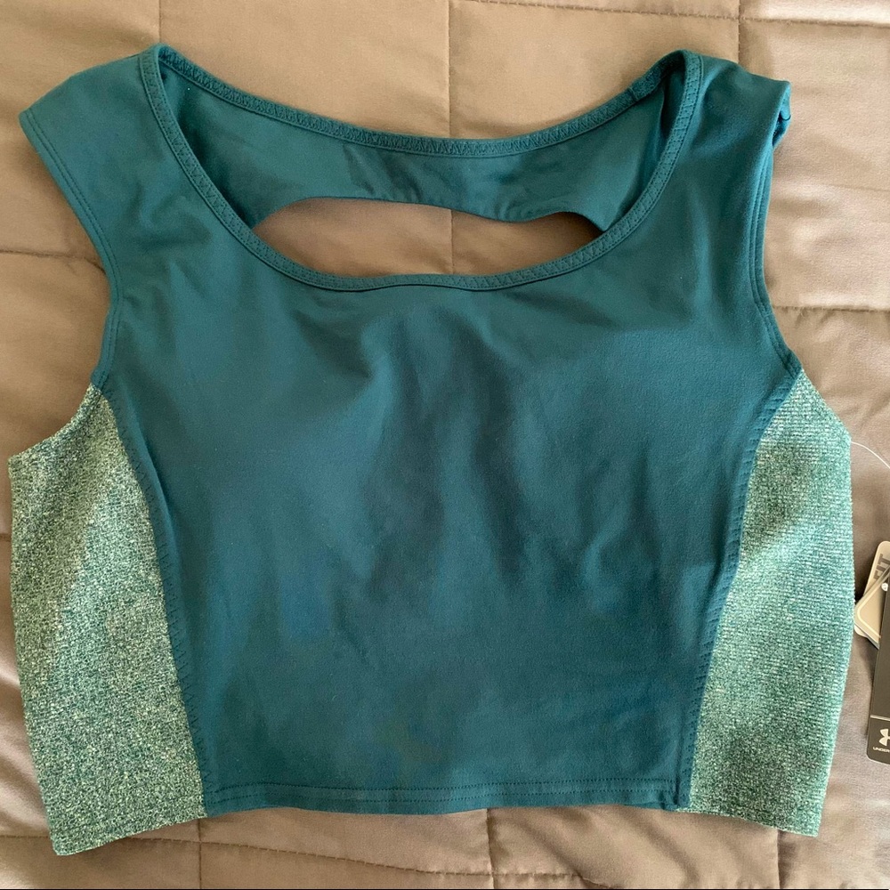 Under Armour studiolux top